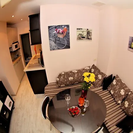 Varna Sea Garden Apartment דירה