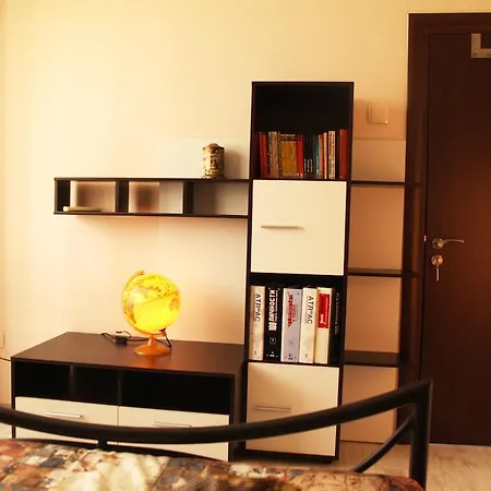 Varna Sea Garden Apartment וארנה