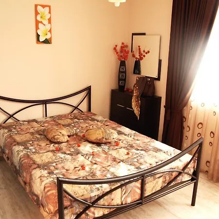 Varna Sea Garden Apartment דירה *